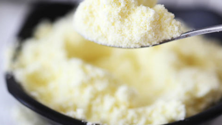 全脂奶粉的功效与作用、禁忌和食用方法