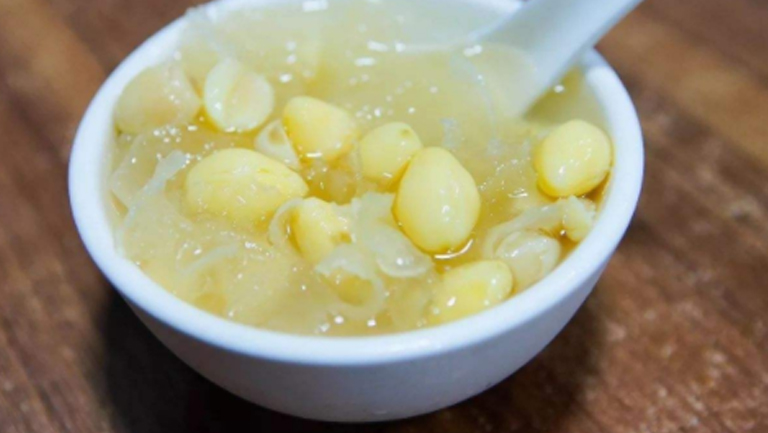 莲子冰糖的功效与作用、禁忌和食用方法