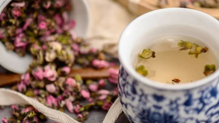 桃花水的功效与作用、禁忌和食用方法