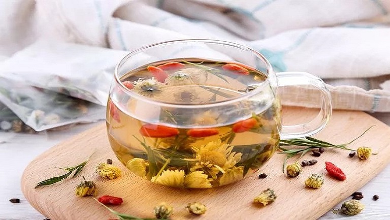 红茶加菊花茶泡水喝的功效与作用、禁忌和食用方法