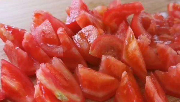 蒸西红柿的功效与作用、禁忌和食用方法