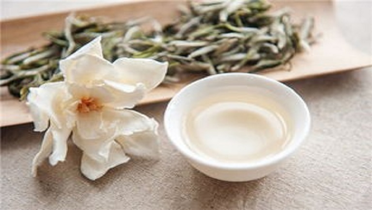 栀子花泡水喝的功效与作用、禁忌和食用方法