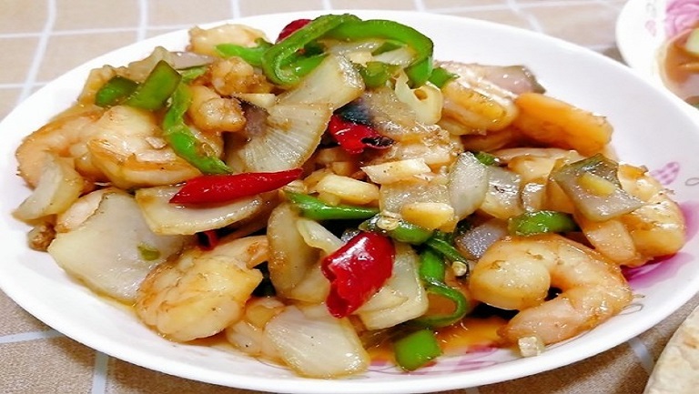 洋葱炒虾仁的功效与作用、禁忌和食用方法