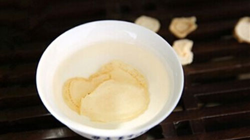 西洋参泡水的功效与作用、禁忌和食用方法