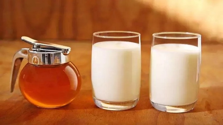 蜂蜜加牛奶的功效与作用、禁忌和食用方法