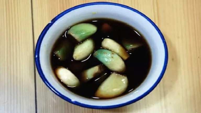 米醋泡大蒜的功效与作用、禁忌和食用方法