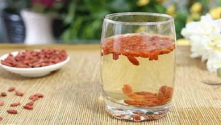 枸杞泡茶的功效与作用、禁忌和食用方法