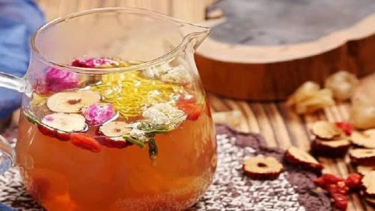 山楂加玫瑰花泡水的功效与作用、禁忌和食用方法