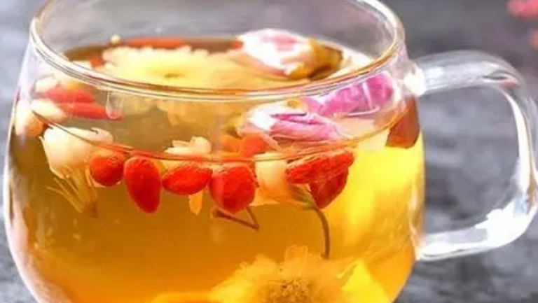 枸杞大枣菊花泡水的功效与作用、禁忌和食用方法