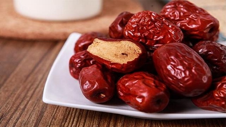 每天吃红枣的功效与作用、禁忌和食用方法