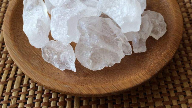 白矾外敷的功效与作用、禁忌和食用方法