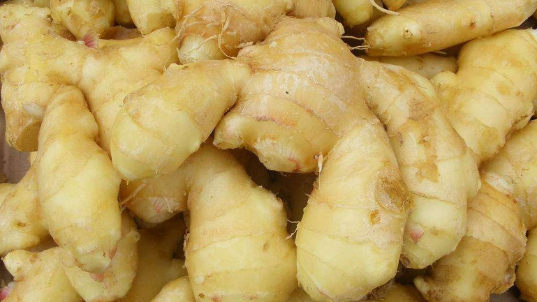 生姜泡脚的功效与作用、禁忌和食用方法