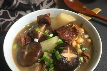 牛肉炖香菇汤的功效与作用、禁忌和食用方法